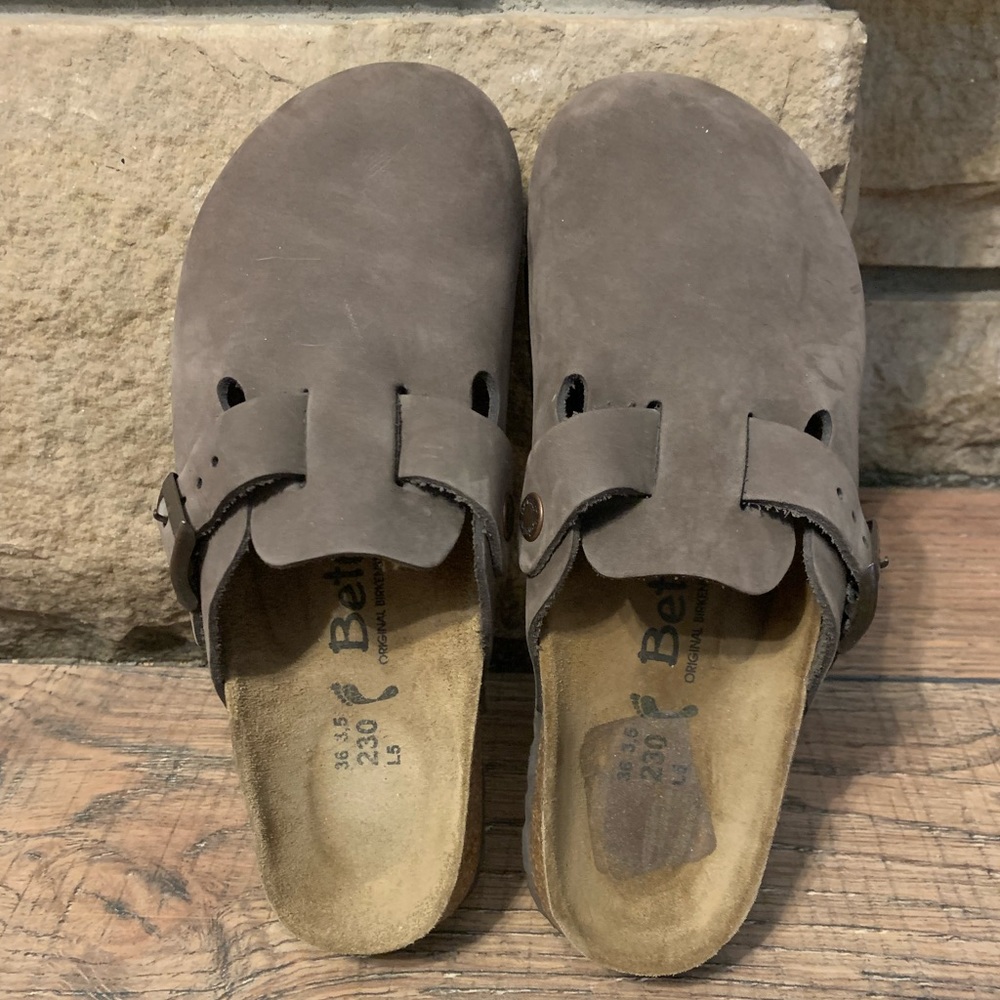 Betula/Birkenstock clogs. Brown leather, woman size 5/narrow
